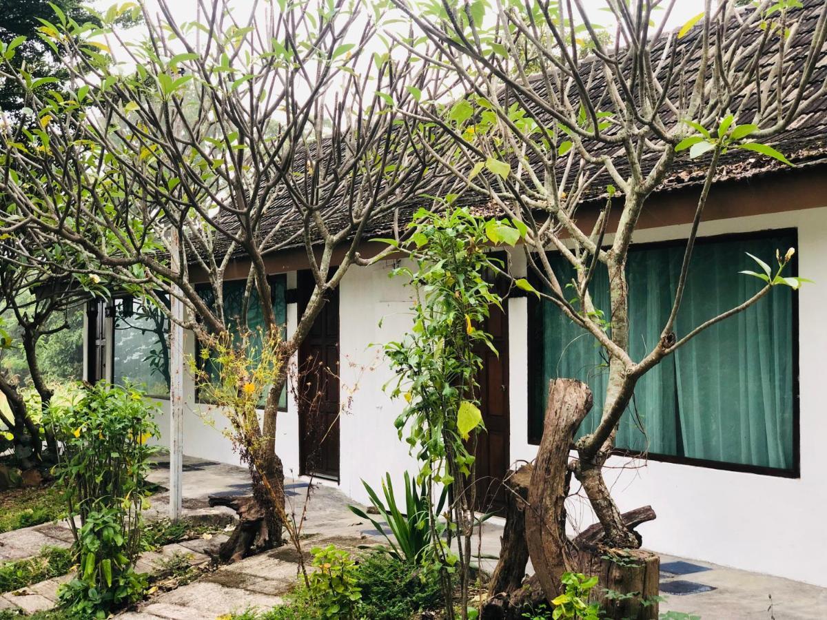 E-Outfitting Pai Resort Exterior photo