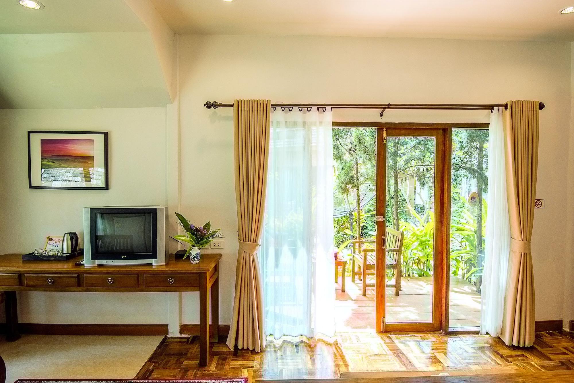 E-Outfitting Pai Resort Exterior photo