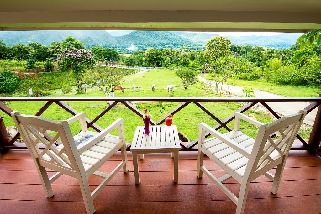 E-Outfitting Pai Resort Exterior photo