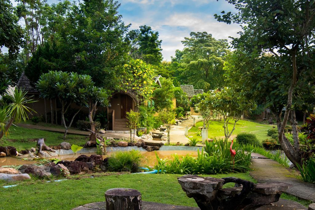 E-Outfitting Pai Resort Exterior photo