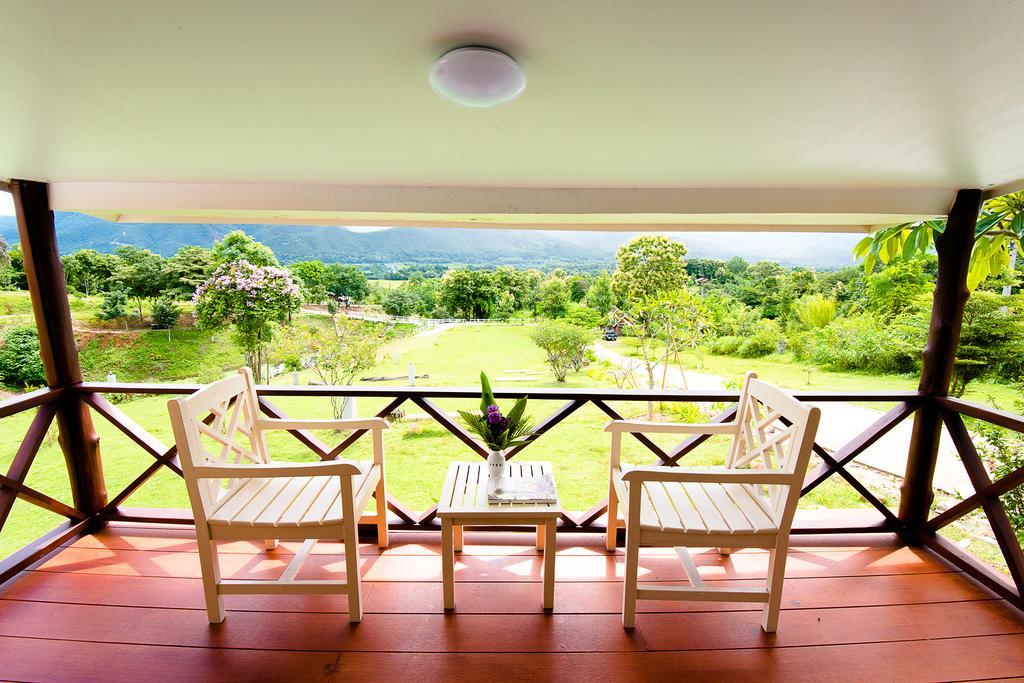 E-Outfitting Pai Resort Exterior photo